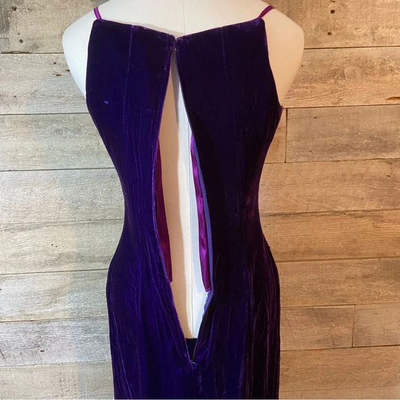Vintage‎ Nu-Mode women’s purple velvet dress in size  9/10 - Picture 10 of 15